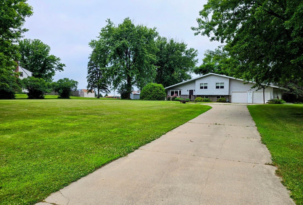 Photo of 1120 8th Avenue SW, Pipestone, MN 56164 (MLS # 7106545)