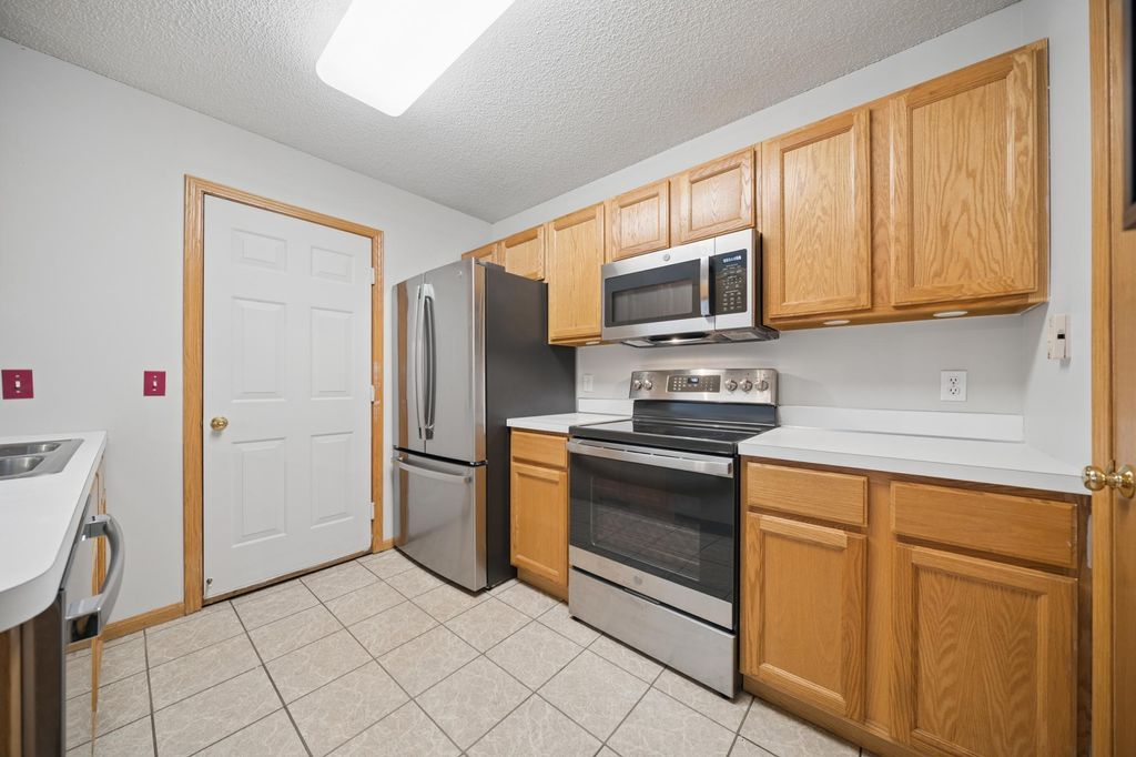 Photo of 1825 Southcross Drive W #2306, Burnsville, MN 55306 (MLS # 7014501)