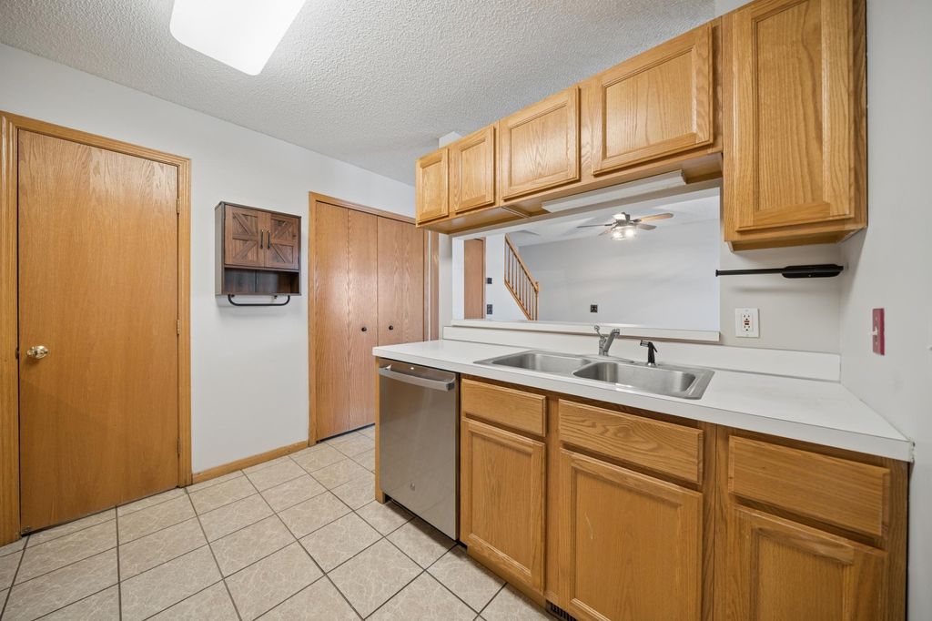 Photo of 1825 Southcross Drive W #2306, Burnsville, MN 55306 (MLS # 7014501)