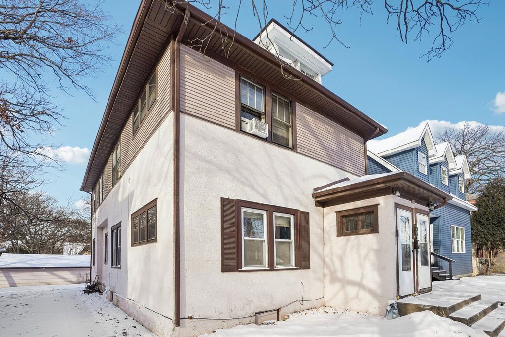 Photo of 3015 Girard Avenue N, Minneapolis, MN 55411 (MLS # 7016621)