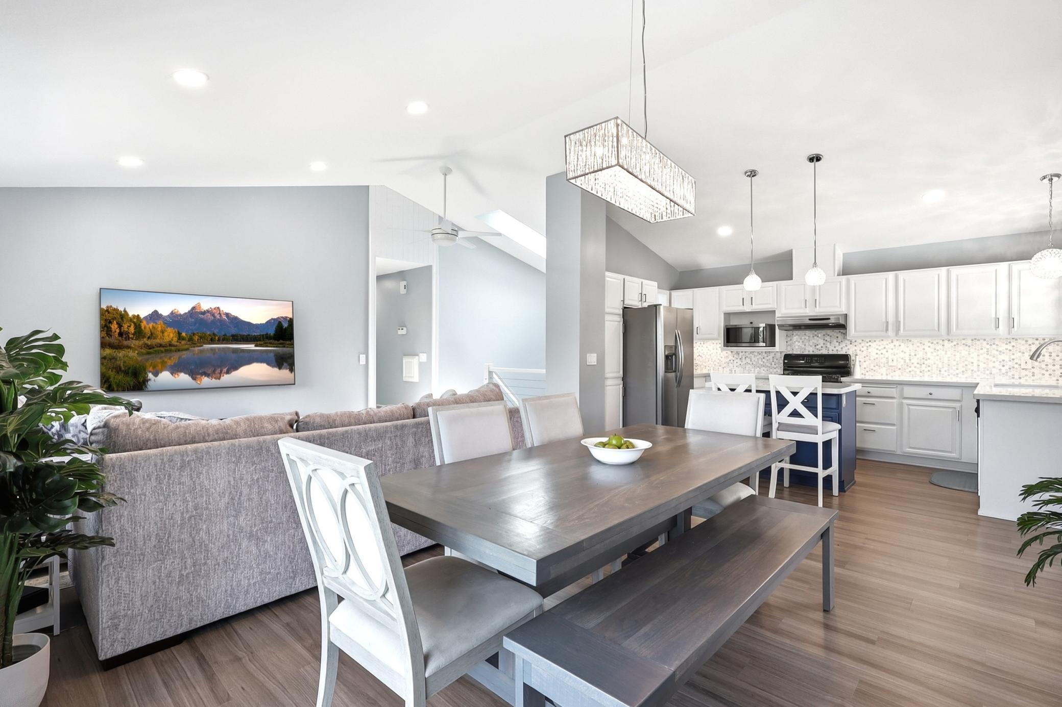 1136 Westbury Circle