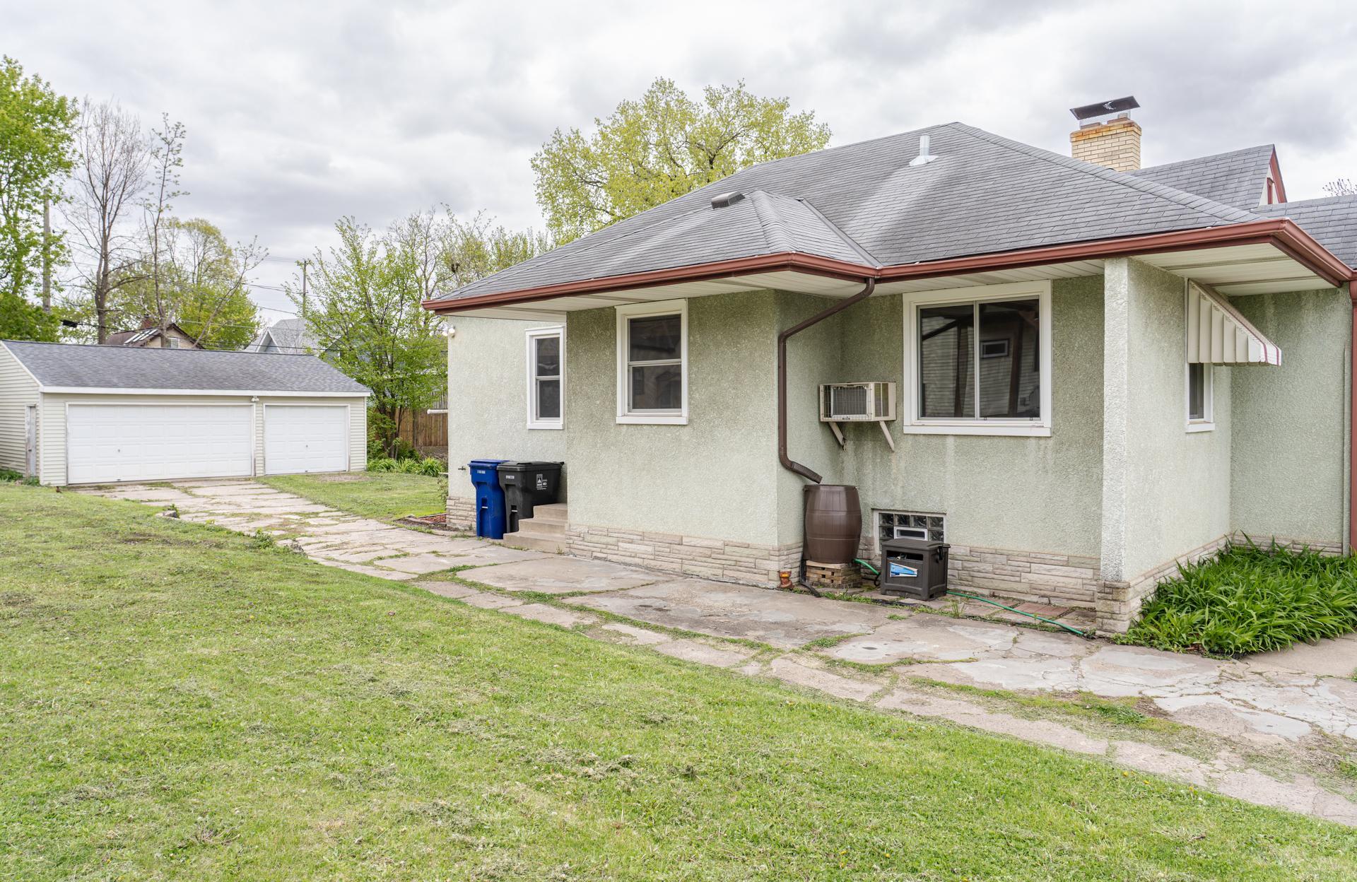 1044 Cumberland Street