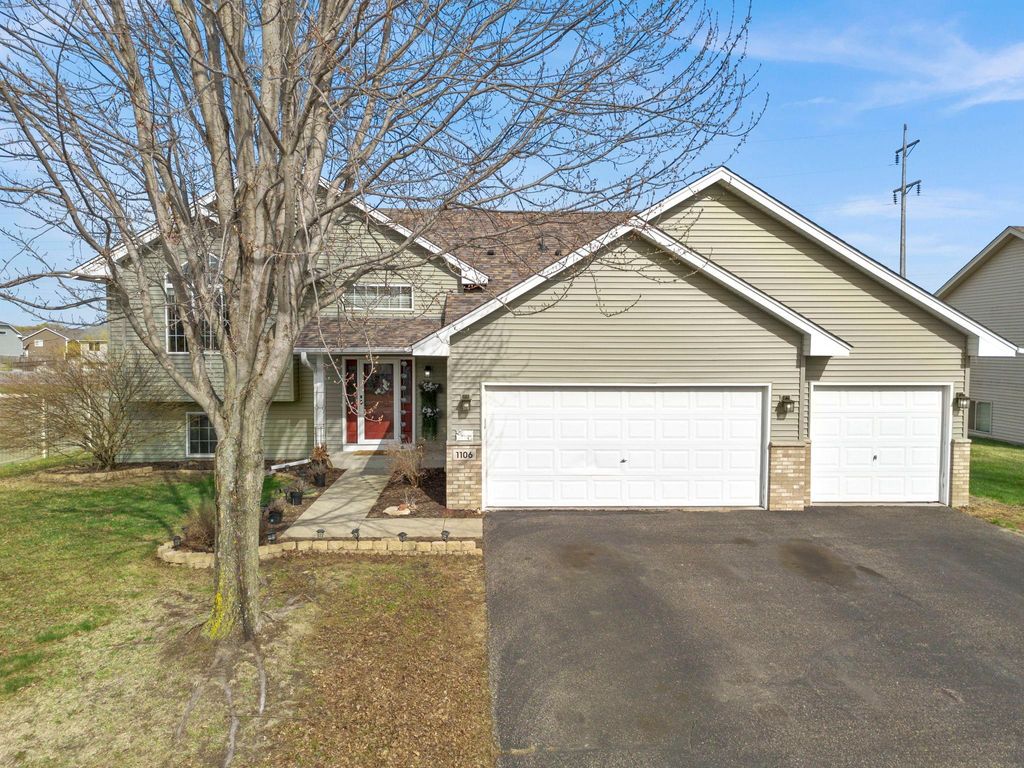 Photo of 1106 Maplewood Avenue SW, Isanti, MN 55040 (MLS # 7051170)