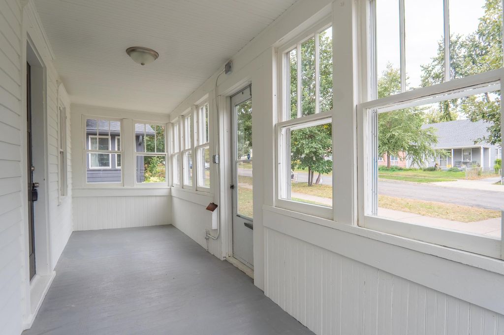 Photo of 1132 Farrington Street, Saint Paul, MN 55117 (MLS # 6810015)