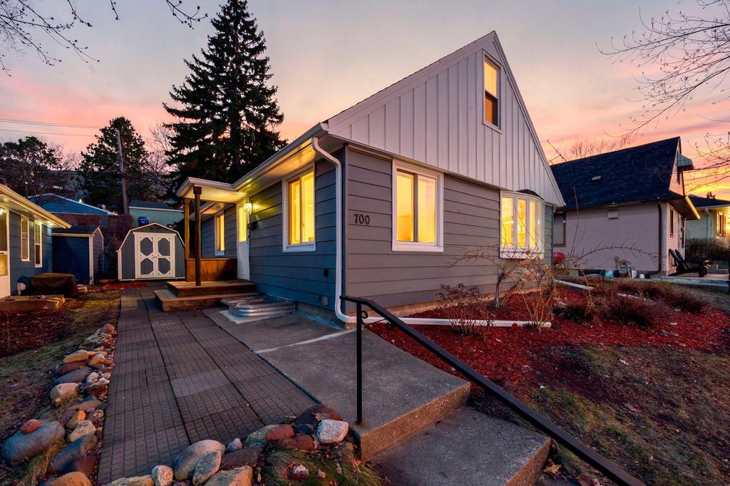 Photo of 700 Edgar Avenue, Saint Paul, MN 55117 (MLS # 7036618)