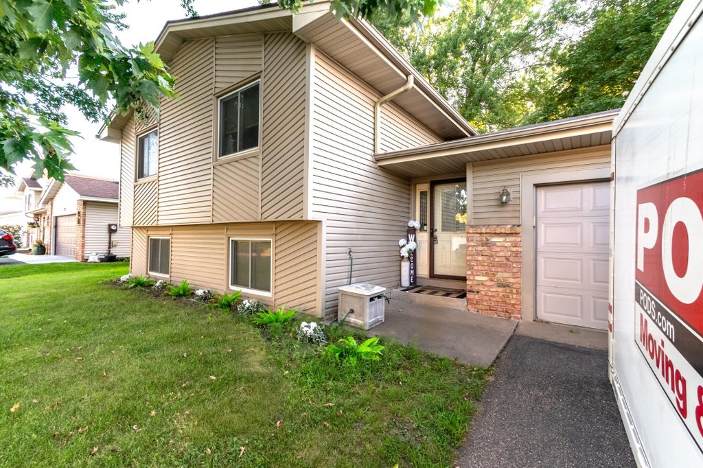 Photo of 7733 Kentucky Avenue N, Brooklyn Park, MN 55445 (MLS # 7123375)