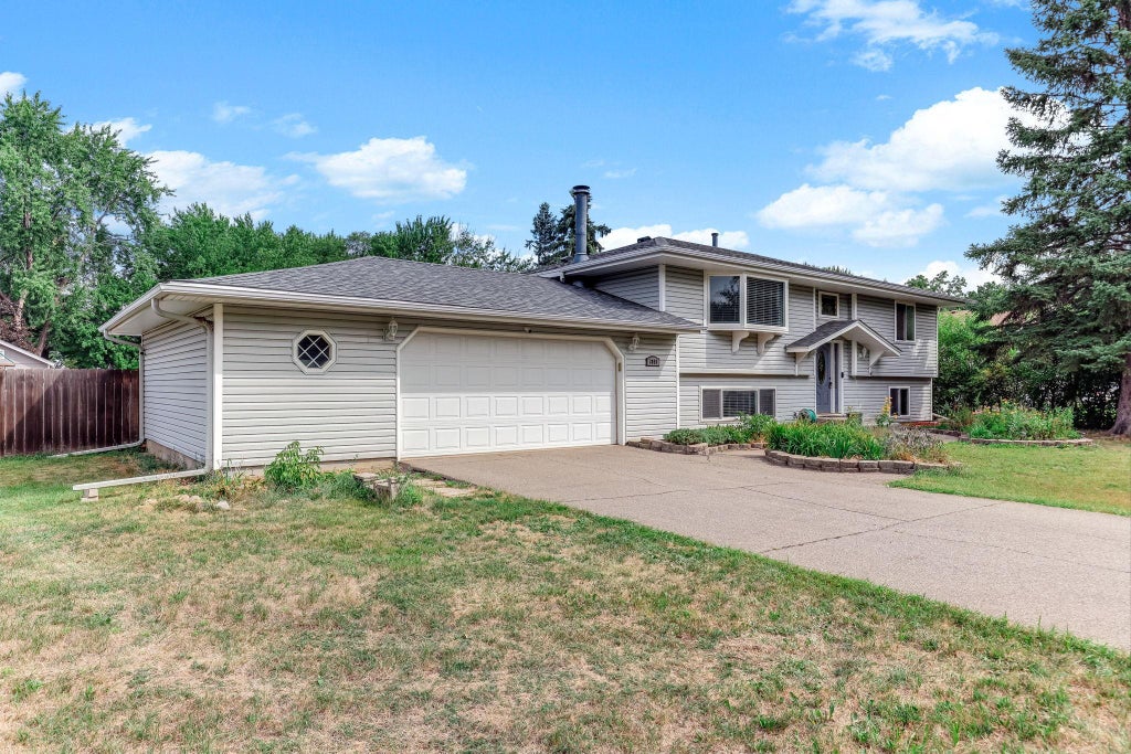 Photo of 3855 66th Street E, Inver Grove Heights, MN 55076 (MLS # 7137287)
