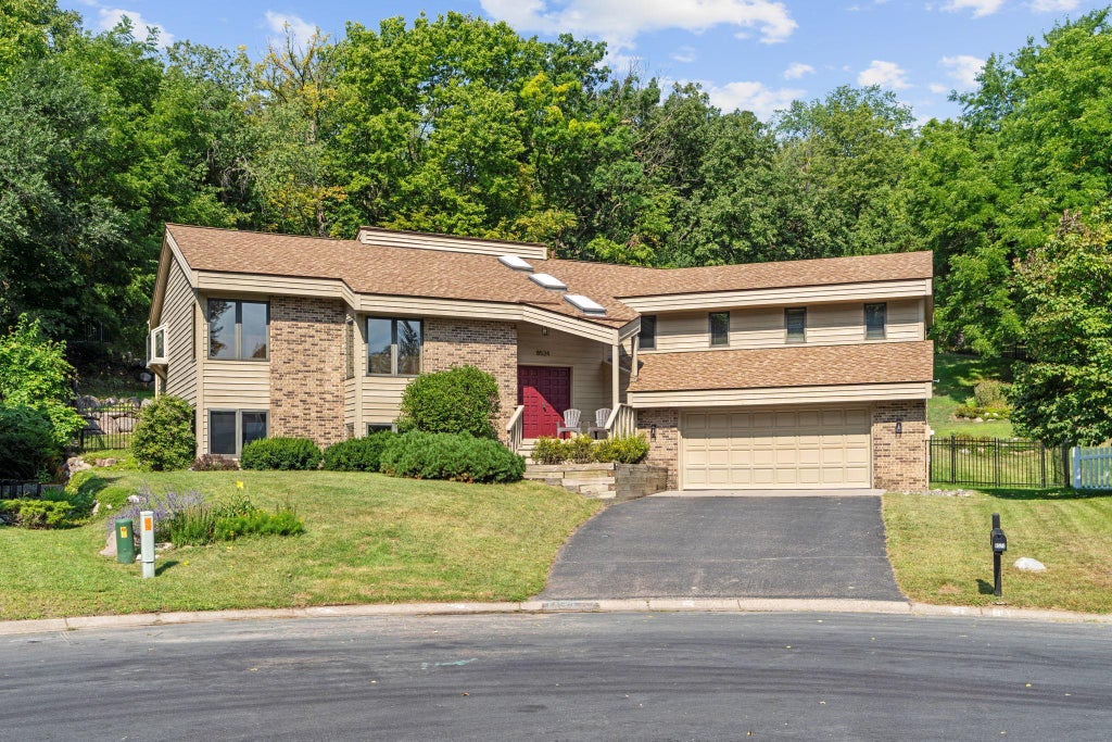 Photo of 8524 Park Knoll Circle, Bloomington, MN 55438 (MLS # 7047305)