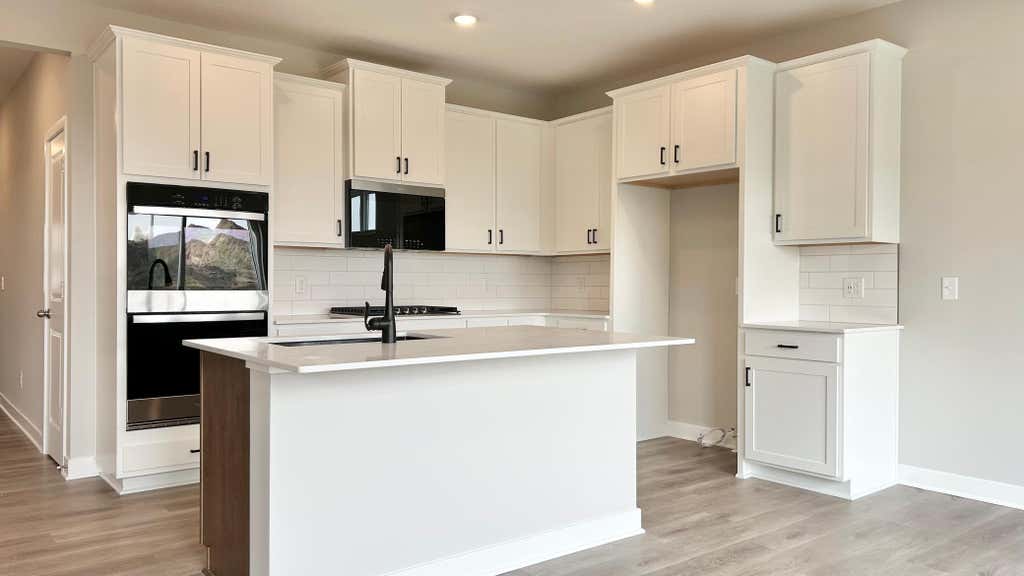 Photo of 2140 Bluff Heights Drive, Shakopee, MN 55379 (MLS # 7131869)