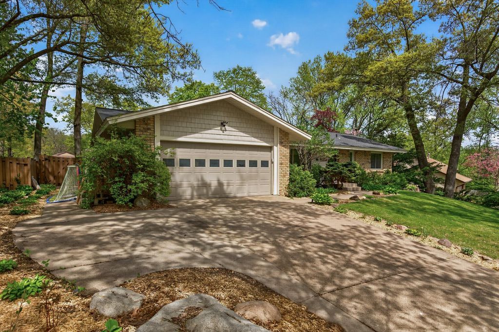 Photo of 6437 134th Street W, Apple Valley, MN 55124 (MLS # 7072742)