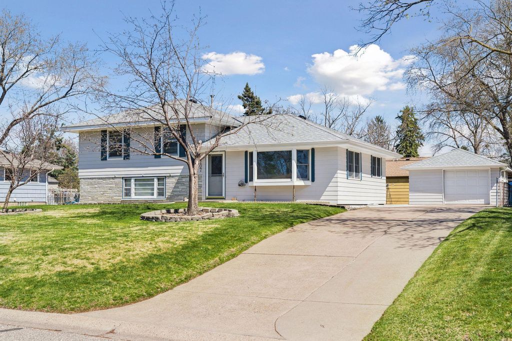 Photo of 9207 Washington Street NE, Blaine, MN 55434 (MLS # 7053808)