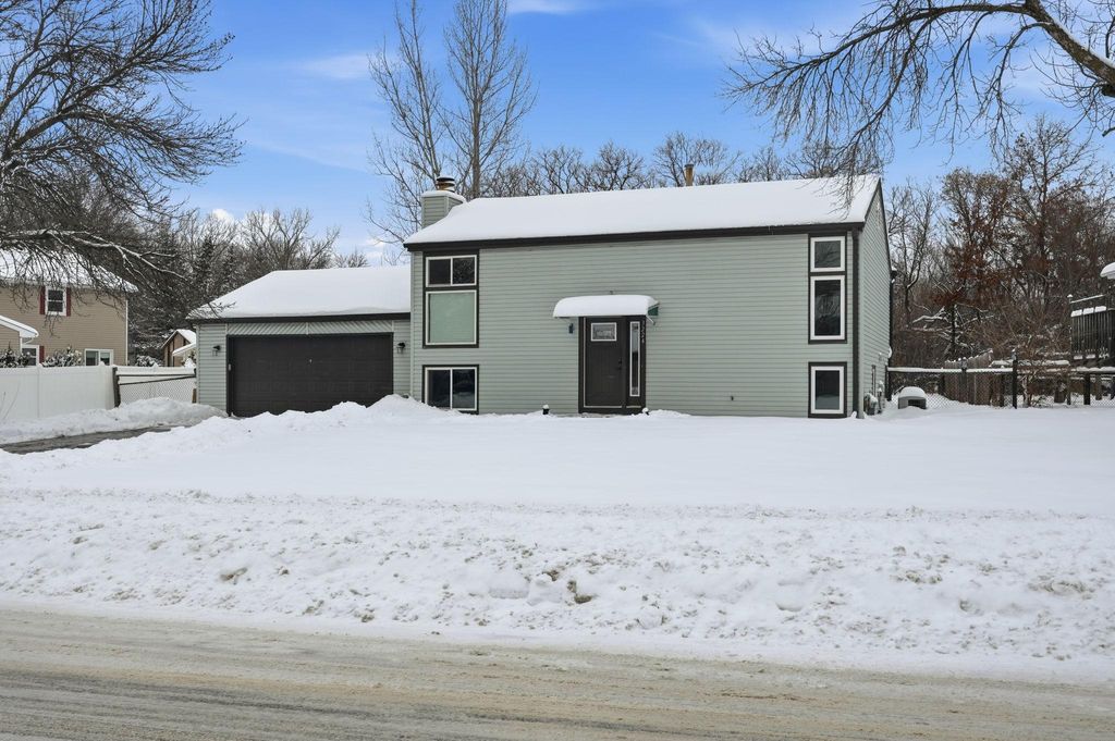 Photo of 3224 75th Avenue N, Brooklyn Park, MN 55443 (MLS # 7001122)