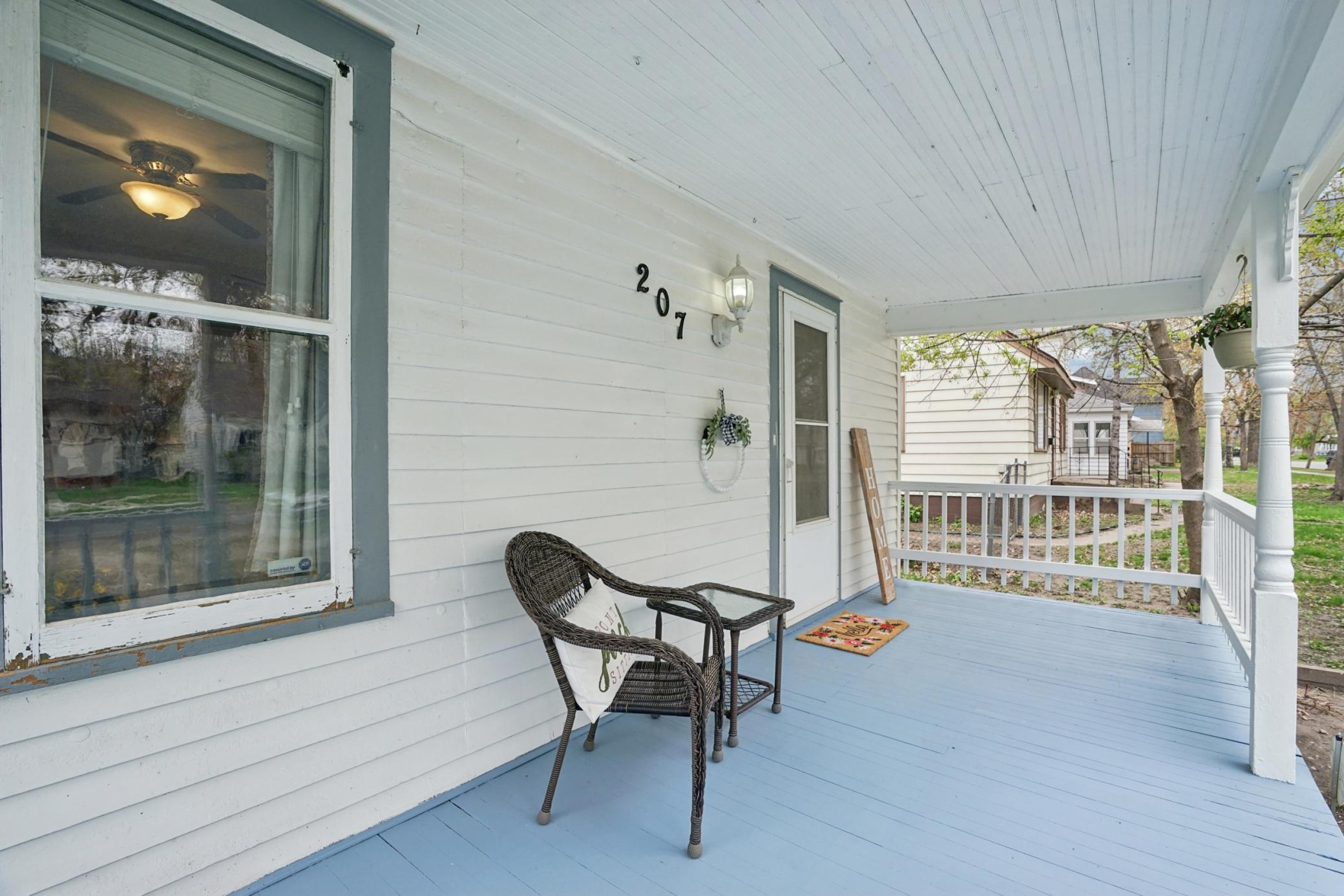 207 3rd Avenue NE