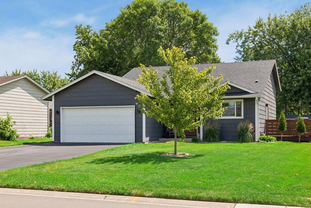Photo of 13761 Yosemite Avenue S, Savage, MN 55378 (MLS # 7097947)