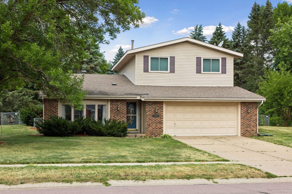 Photo of 14945 Dundee Avenue, Apple Valley, MN 55124 (MLS # 7104124)
