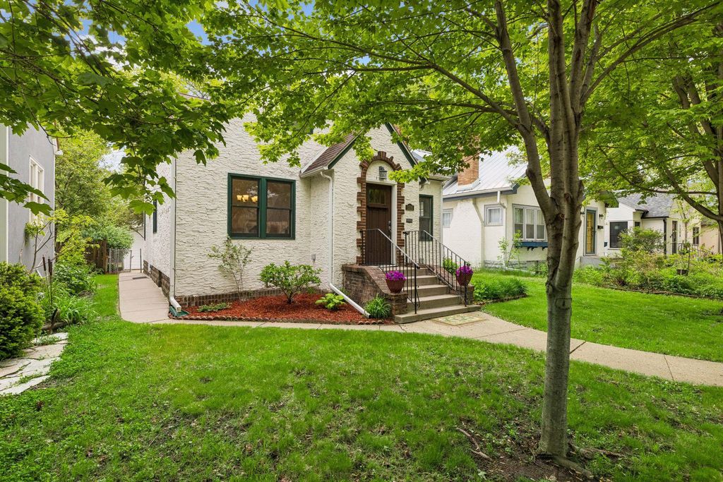 Photo of 1516 Asbury Street, Saint Paul, MN 55108 (MLS # 7073963)