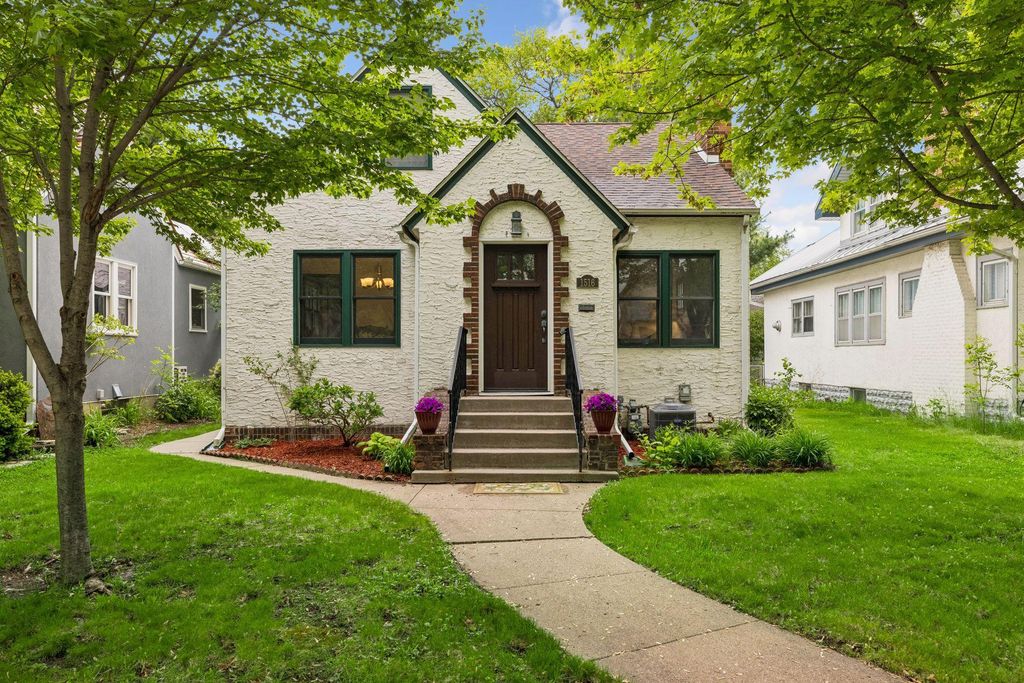 Photo of 1516 Asbury Street, Saint Paul, MN 55108 (MLS # 7073963)
