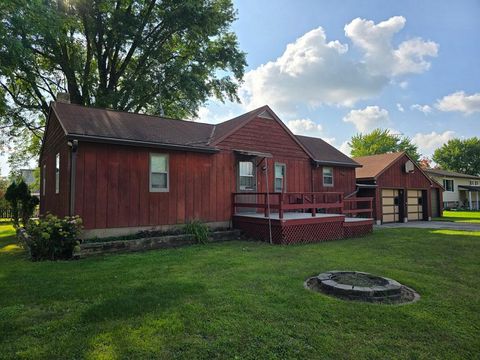 Photo of 103 Hazelwood Avenue, New Ulm, MN 56073 (MLS # 6789891)