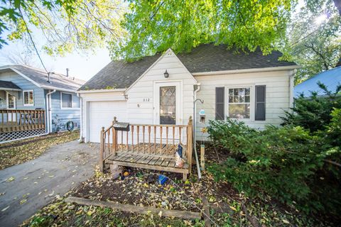 Photo of 812 9th Avenue NW, Rochester, MN 55901 (MLS # 6798036)