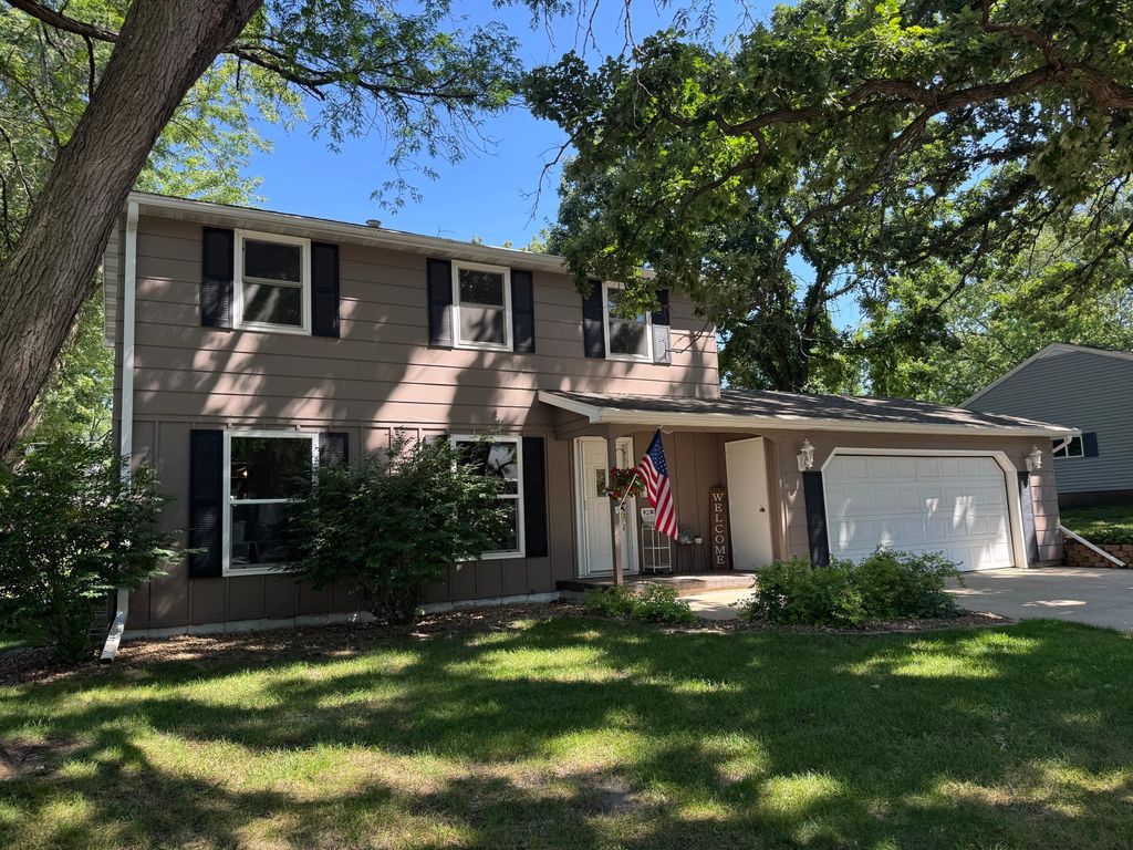 Photo of 209 Burr Oak Drive, Albert Lea, MN 56007 (MLS # 7053707)