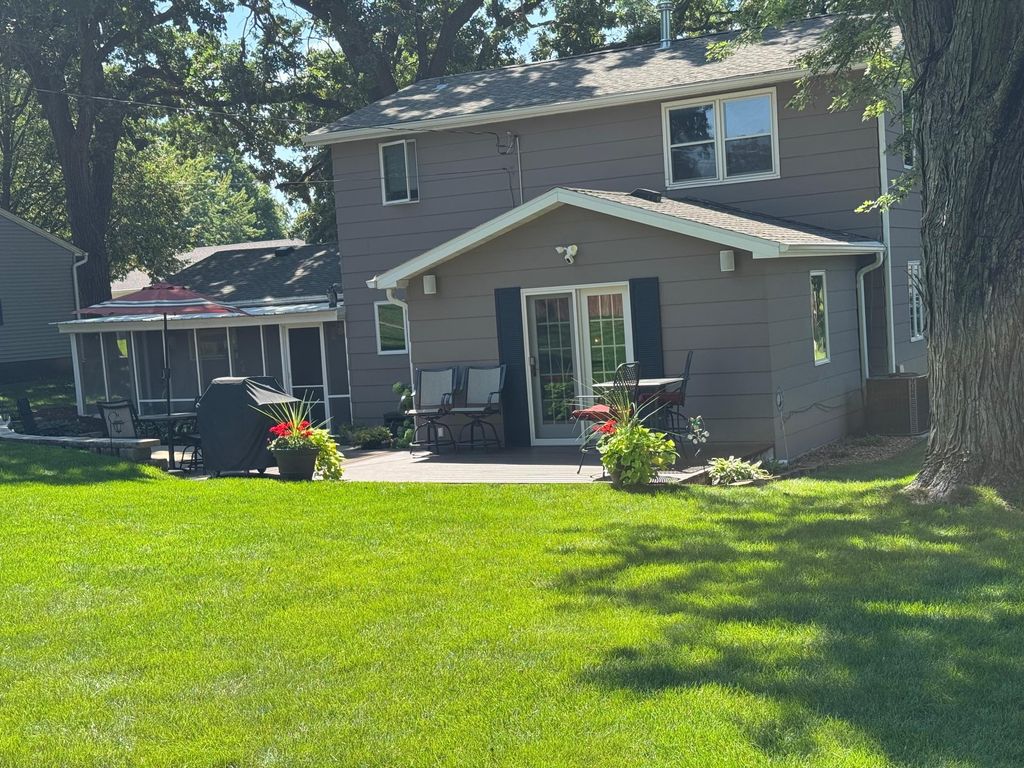 Photo of 209 Burr Oak Drive, Albert Lea, MN 56007 (MLS # 7053707)