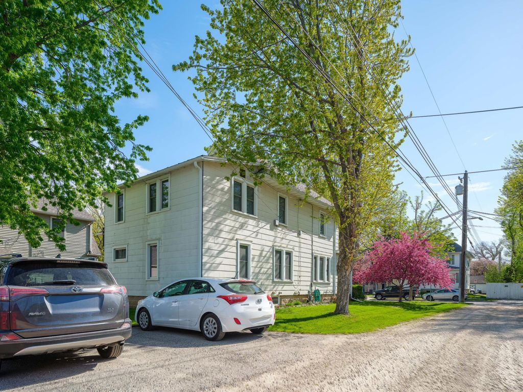 Photo of 15 12th Avenue NW, Rochester, MN 55901 (MLS # 7066664)