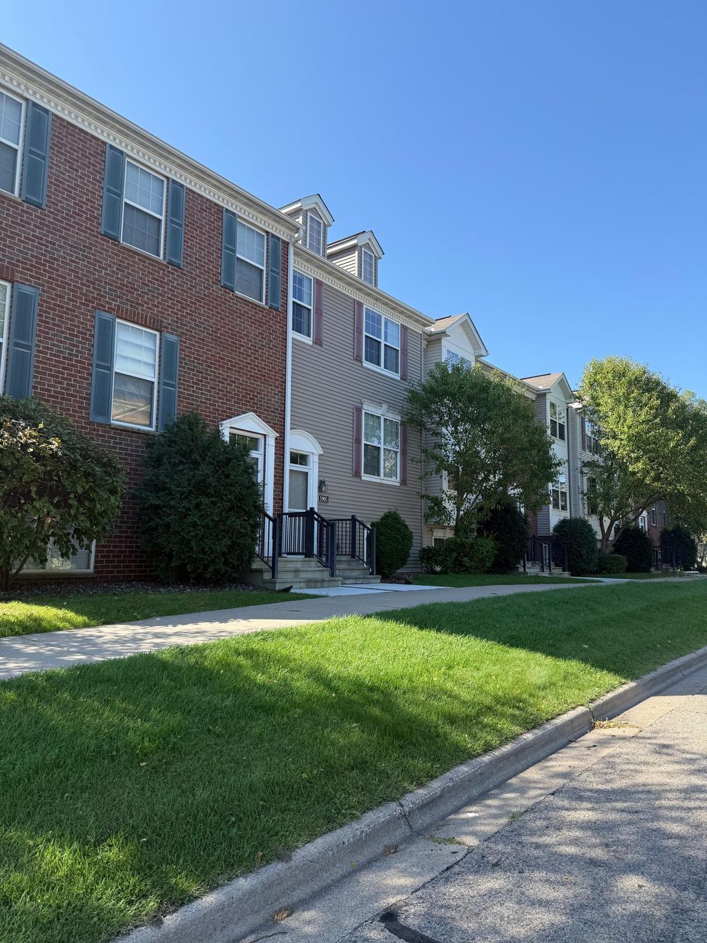 Photo of 5905 Garwood Road N, Brooklyn Park, MN 55443 (MLS # 7046908)