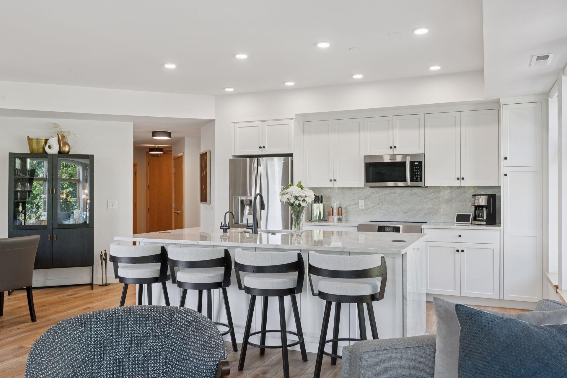 501 Main Street N 222