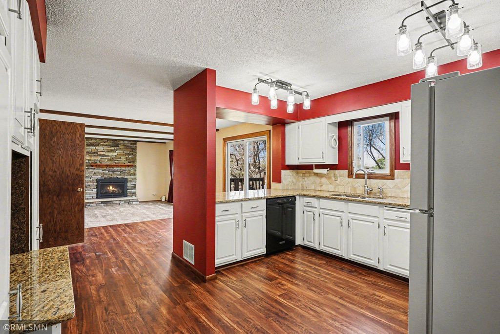 Photo of 1712 James Court, Burnsville, MN 55337 (MLS # 7050937)