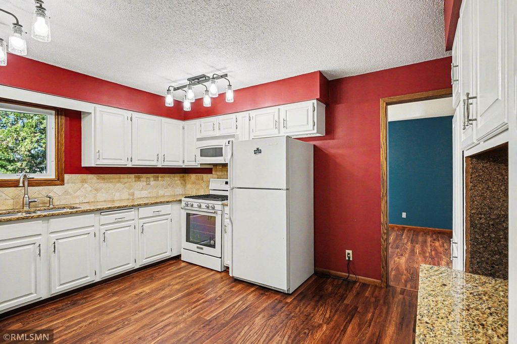 Photo of 1712 James Court, Burnsville, MN 55337 (MLS # 7050937)