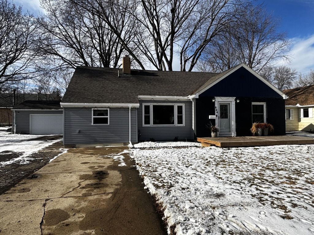 Photo of 604 7th Avenue SW, Pipestone, MN 56164 (MLS # 7015586)
