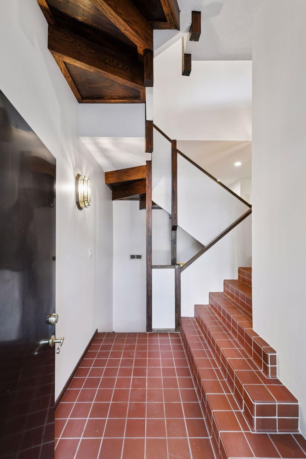 Photo of 23 Greenway Gables, Minneapolis, MN 55403 (MLS # 7016634)