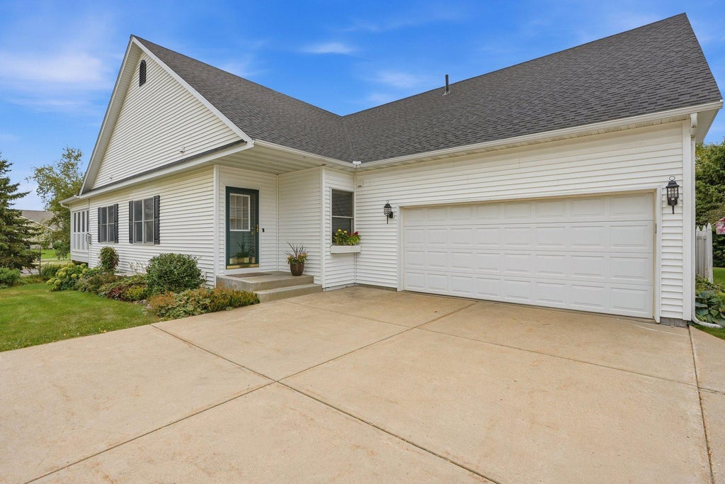 Photo of 802 Saint Lawrence Drive, Northfield, MN 55057 (MLS # 7143651)