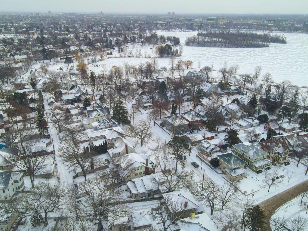 Photo of 2450 W 24th Street, Minneapolis, MN 55405 (MLS # 7004638)