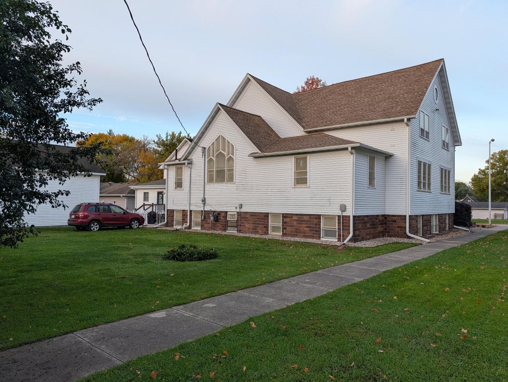 Photo of 405 S Broadway, Wells, MN 56097 (MLS # 7154712)