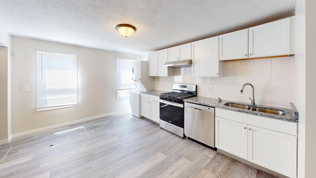 Photo of 594 Charles Avenue, Saint Paul, MN 55103 (MLS # 7010555)