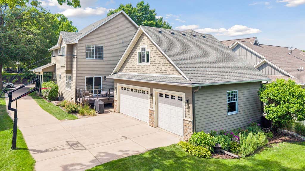 Photo of 238 Broadway Avenue N, Wayzata, MN 55391 (MLS # 7083395)