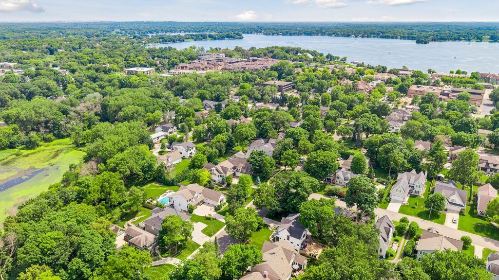 Photo of 238 Broadway Avenue N, Wayzata, MN 55391 (MLS # 7083395)
