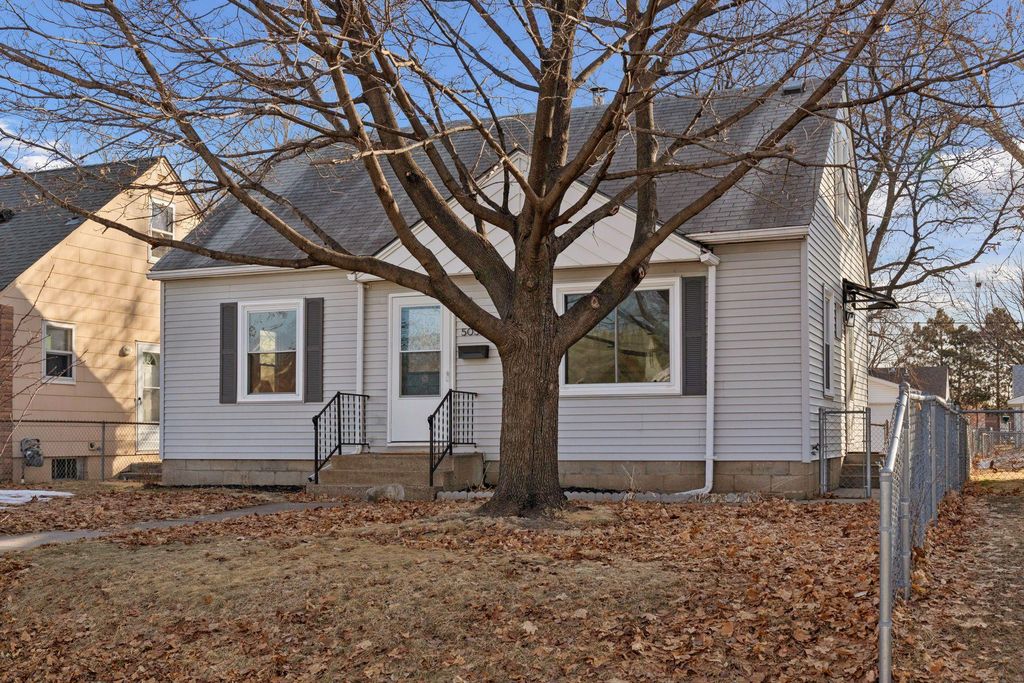 Photo of 5050 Emerson Avenue N, Minneapolis, MN 55430 (MLS # 7028994)