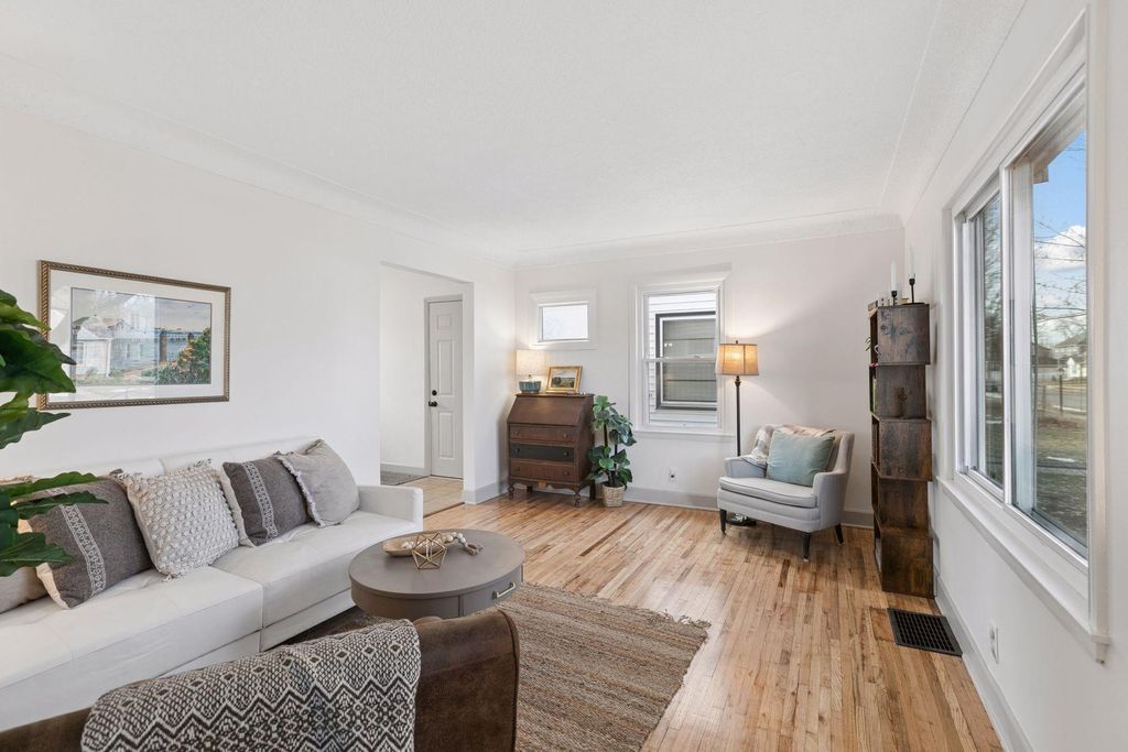 Photo of 5050 Emerson Avenue N, Minneapolis, MN 55430 (MLS # 7028994)