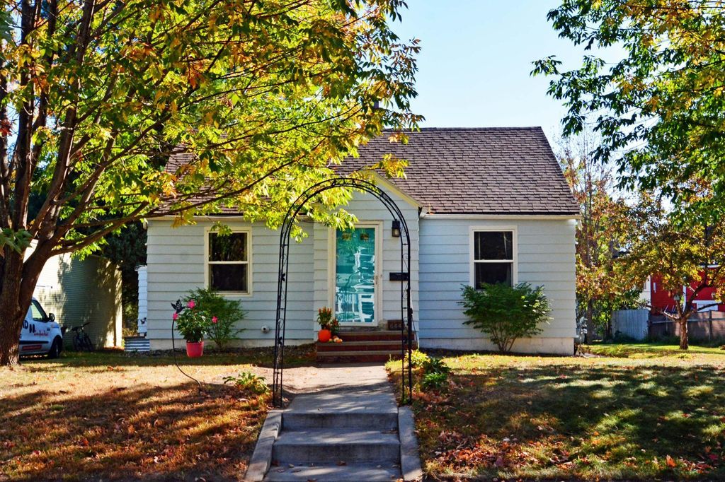 Photo of 644 5th Avenue SE, Saint Cloud, MN 56304 (MLS # 6801653)