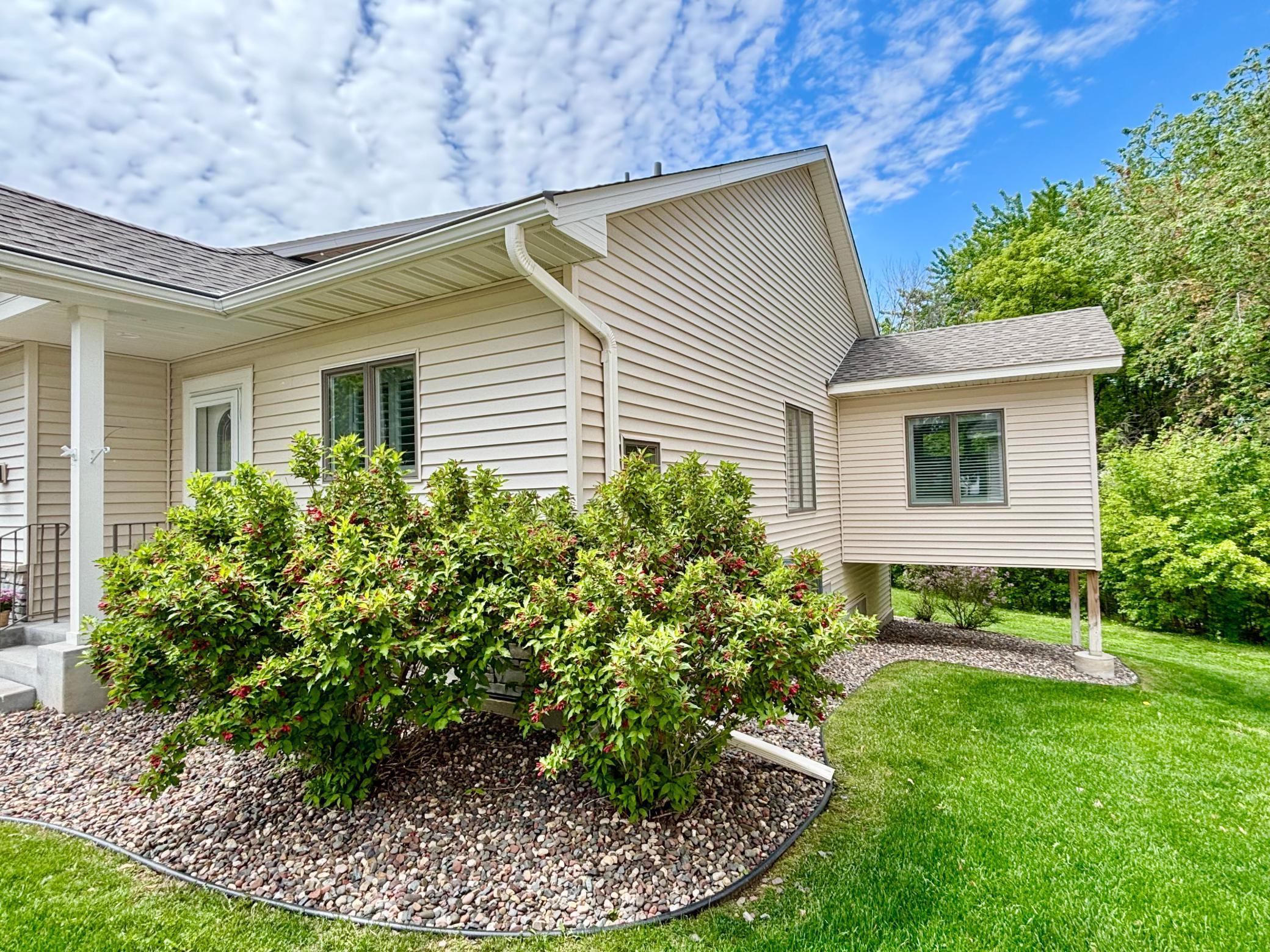 2075 Cardinal Glen