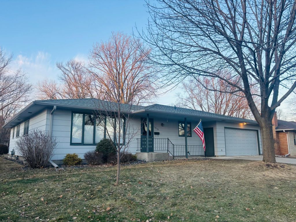Photo of 1016 4th Street W, Hastings, MN 55033 (MLS # 7028443)