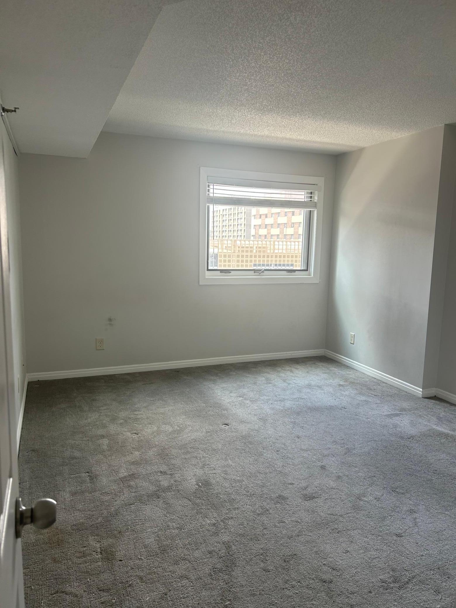 66 9th Street E 1305
