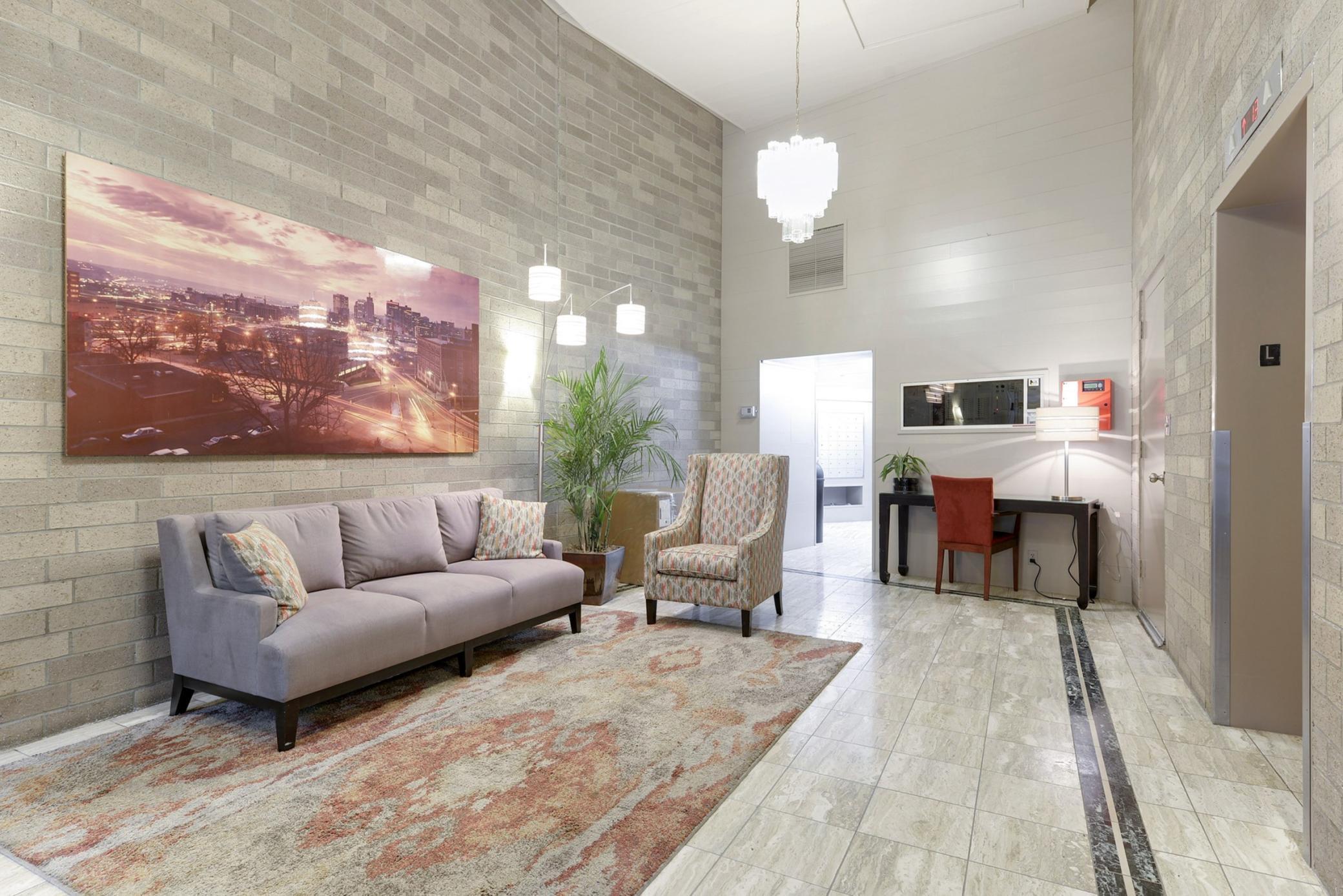 66 9th Street E 1305