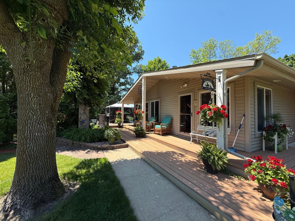 Photo of 6525 County Road 37 NW, Maple Lake, MN 55358 (MLS # 7100985)