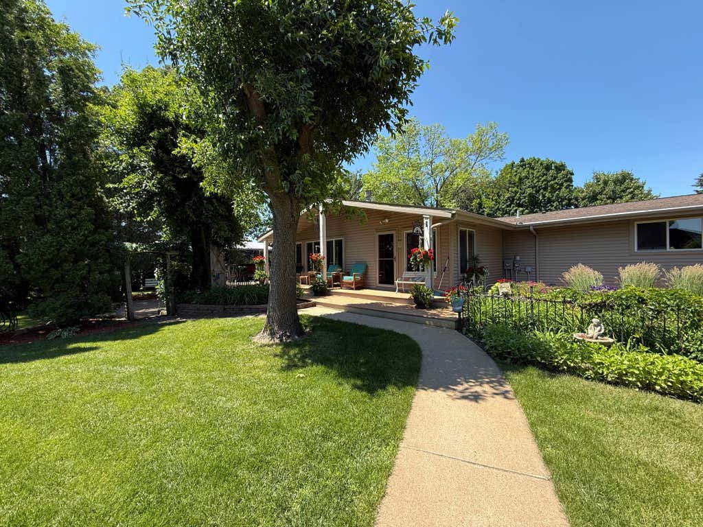 Photo of 6525 County Road 37 NW, Maple Lake, MN 55358 (MLS # 7100985)