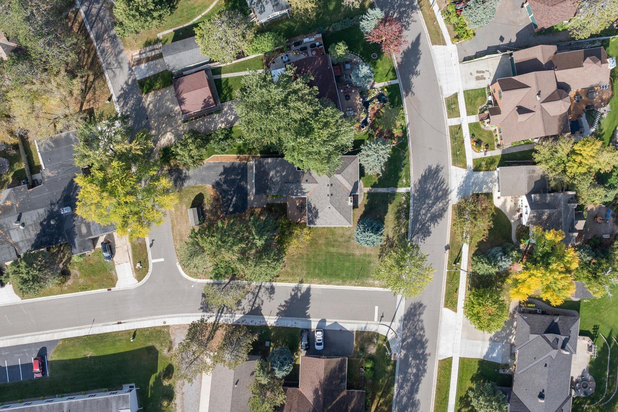 201 Cleveland Boulevard W