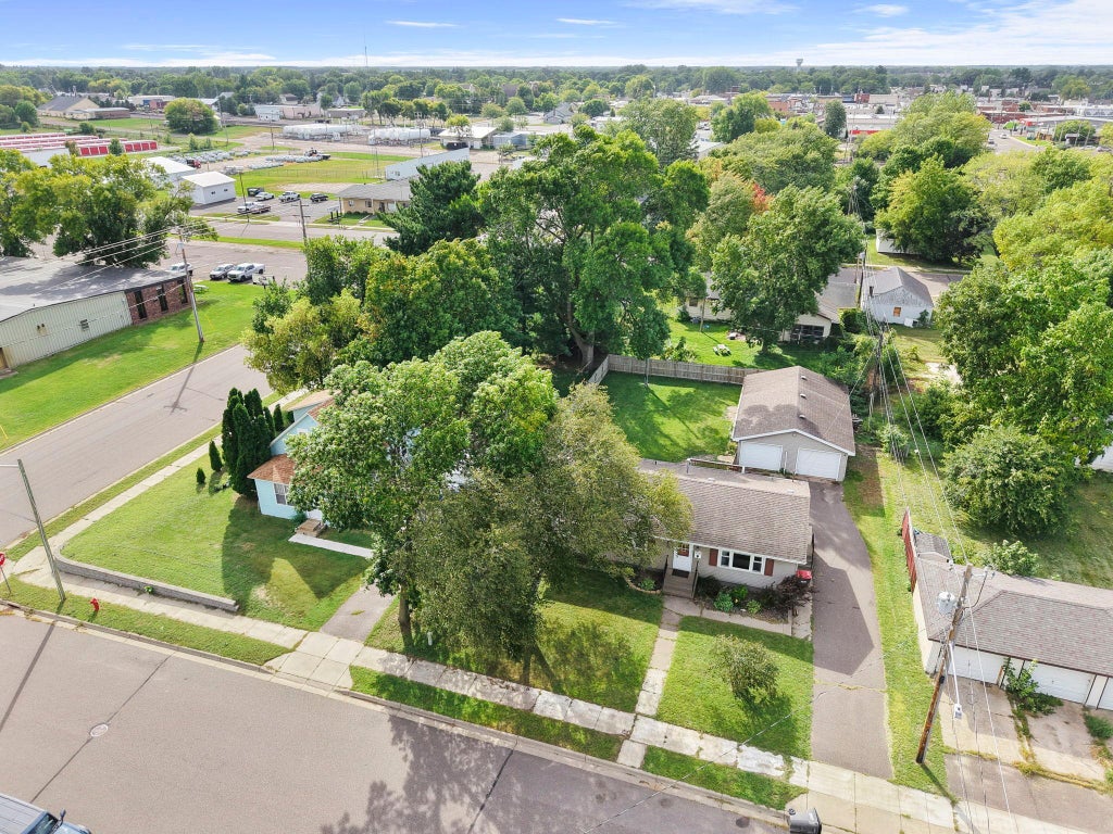 Photo of 135 Davis Street S, Cambridge, MN 55008 (MLS # 7142019)