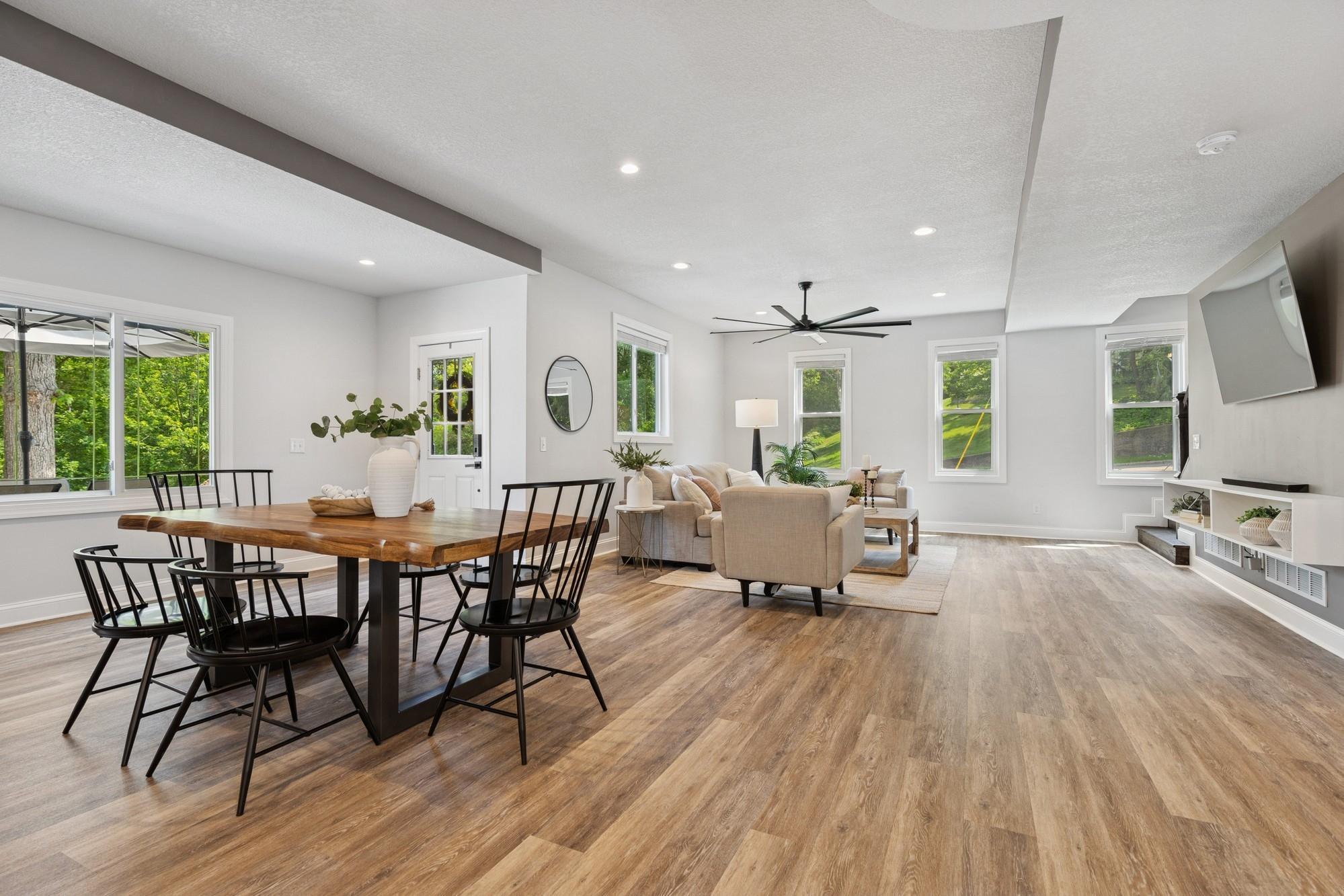 406 Mulberry Street W